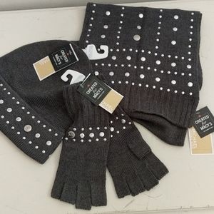 Scarf, fingerless gloves and hat set
